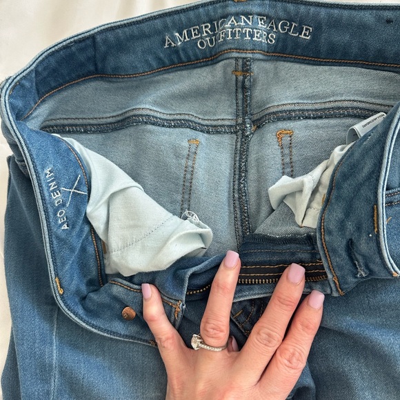 American Eagle Distressed Jeggings - Picture 3 of 9